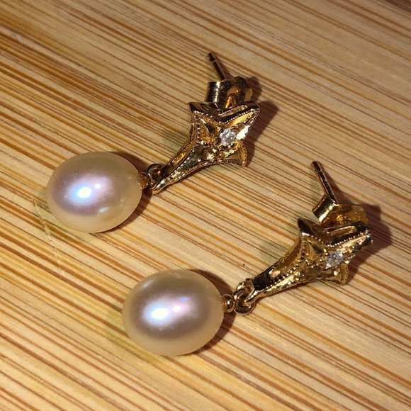 WEDDING READY!! Timeless and Classic! Matched cultured pearls in 14K! - Picture 2 of 4